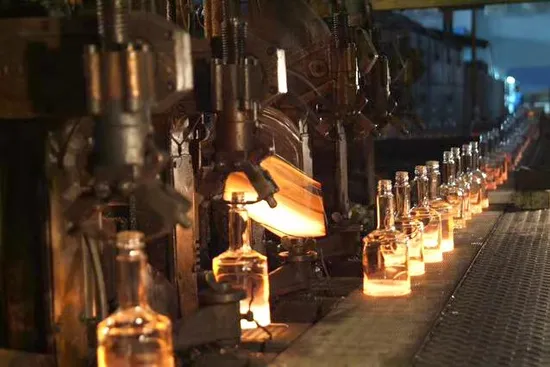 Custom 500ml 700ml 750ml Glass Bottle Clear Empty Glass Bottles Vodka Whisky Brandy Glass Bottle Tequila Gin Liquor Spirits Glass Bottle